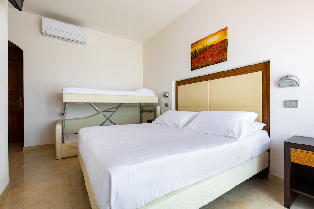 Hotel Palos 24/79