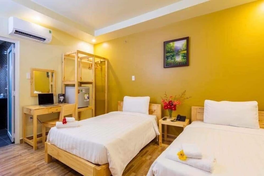 DELUXE, TWIN BEDS
