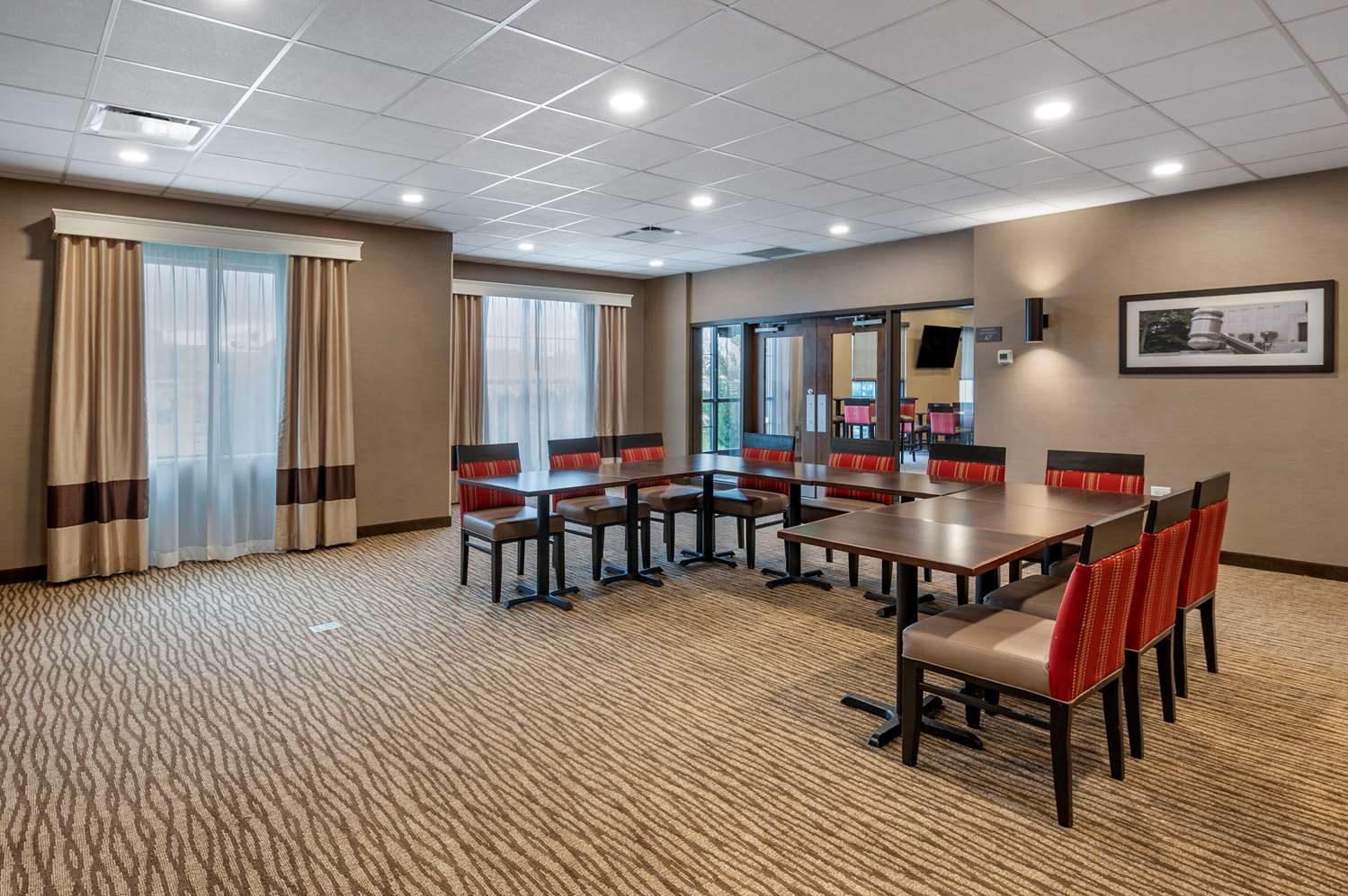 Comfort Suites Columbus Airport 32/43