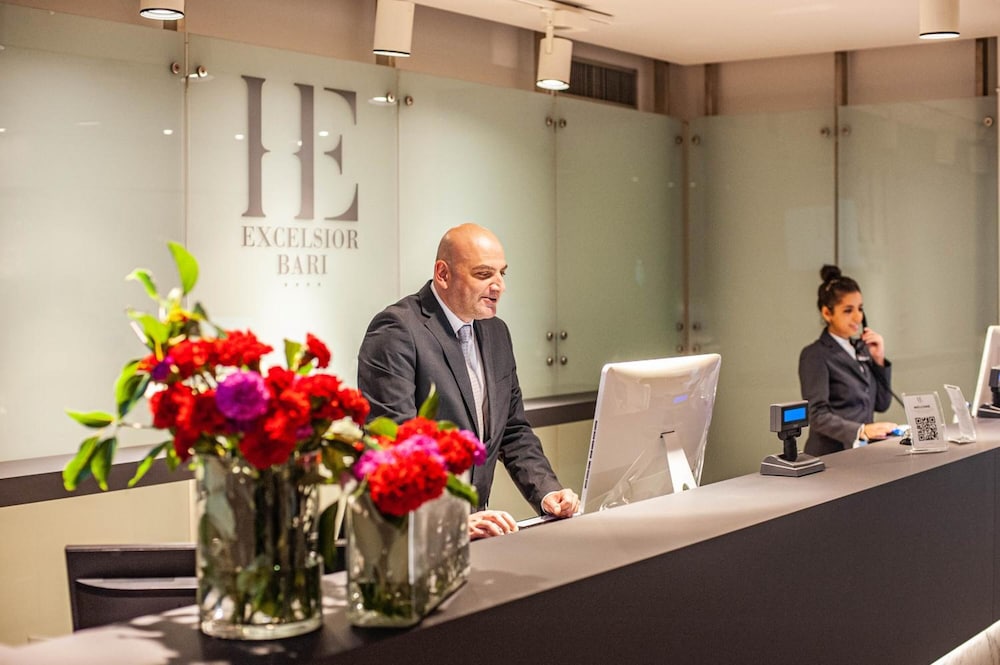 Hotel Excelsior Bari By Farace Hotels 4/50