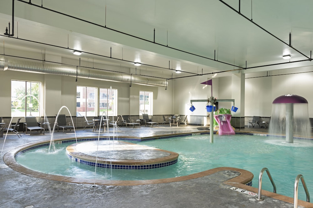 Holiday Inn Express Hotel Suites Columbus Polaris Parkway 7/77