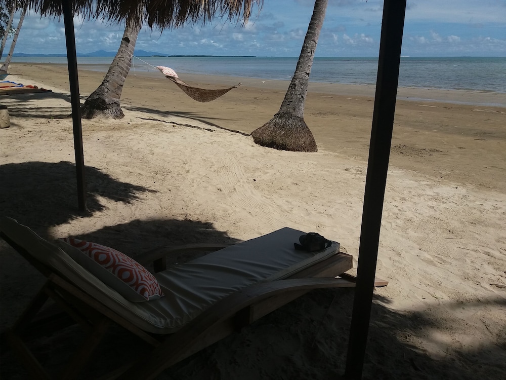 Peace & Love Beach Club 28/46