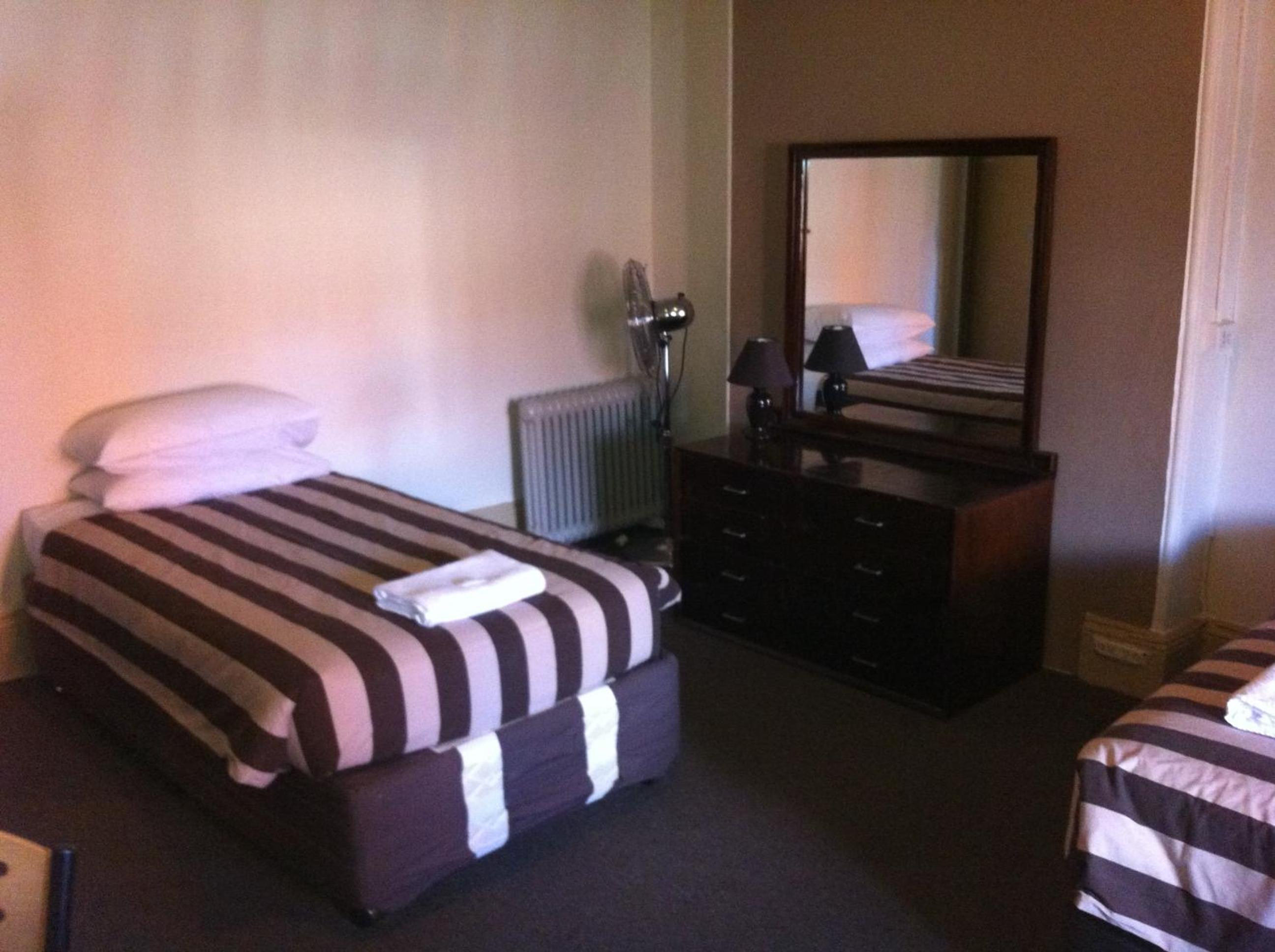 STANDARD, QUEEN BED, BALCONY