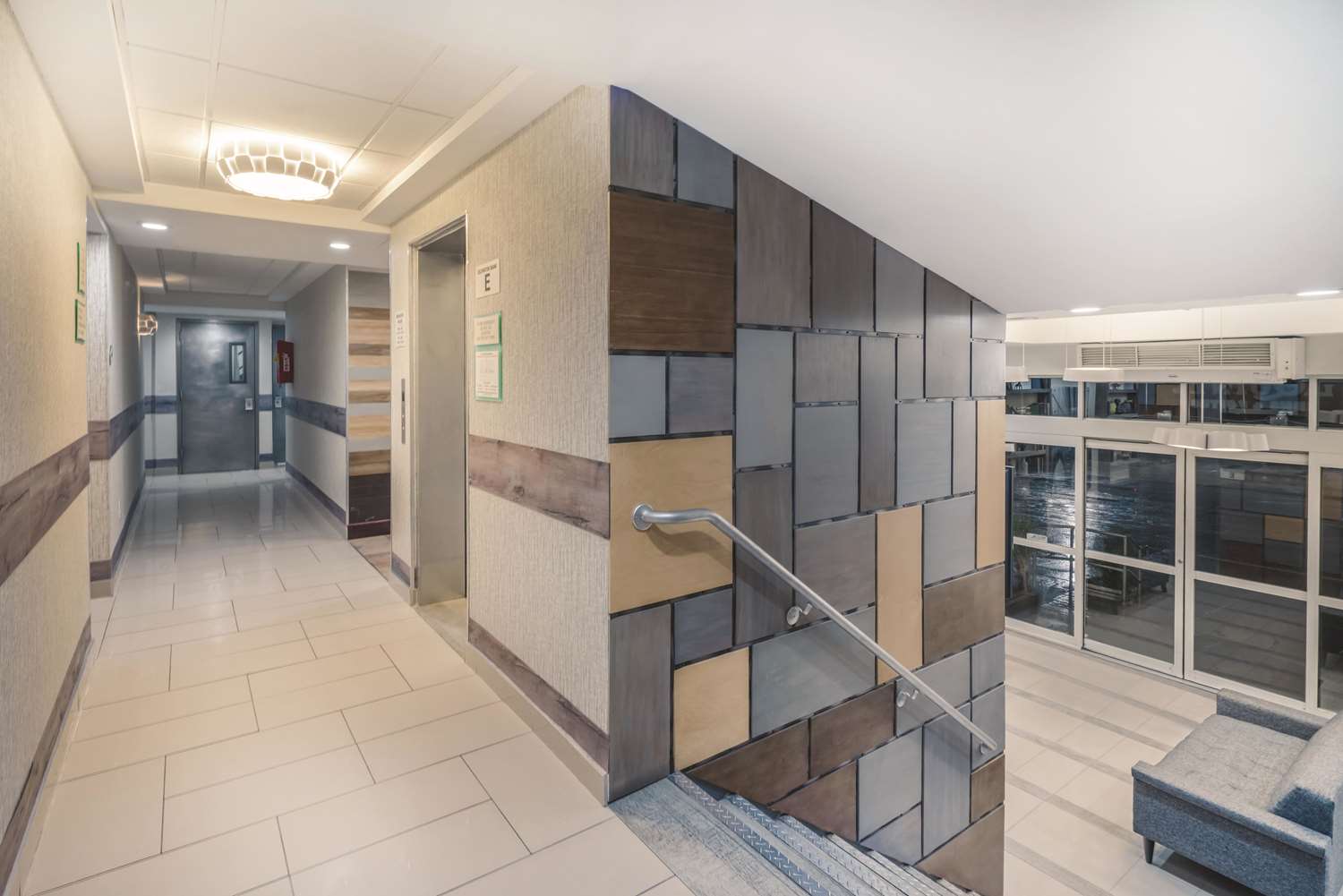La Quinta Inn & Suites by Wyndham Brooklyn Downtown 8/24