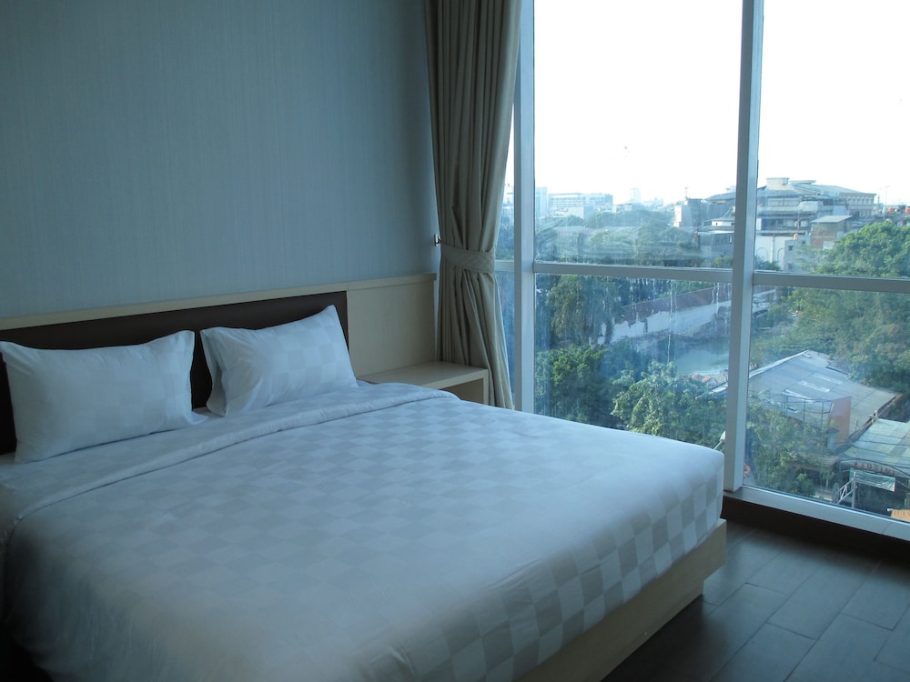 Hotel 88 ITC Fatmawati 12/42