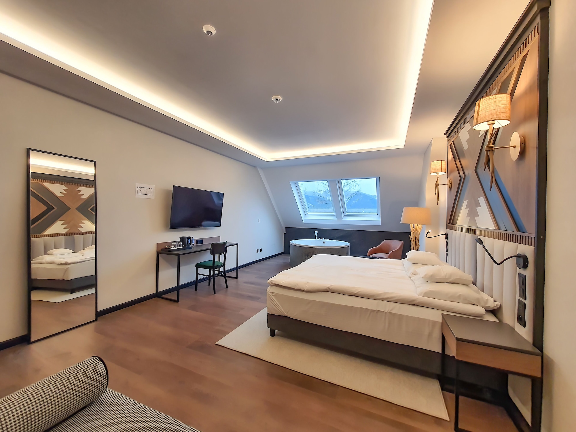 1 BEDROOM, EXECUTIVE, APARTMENT