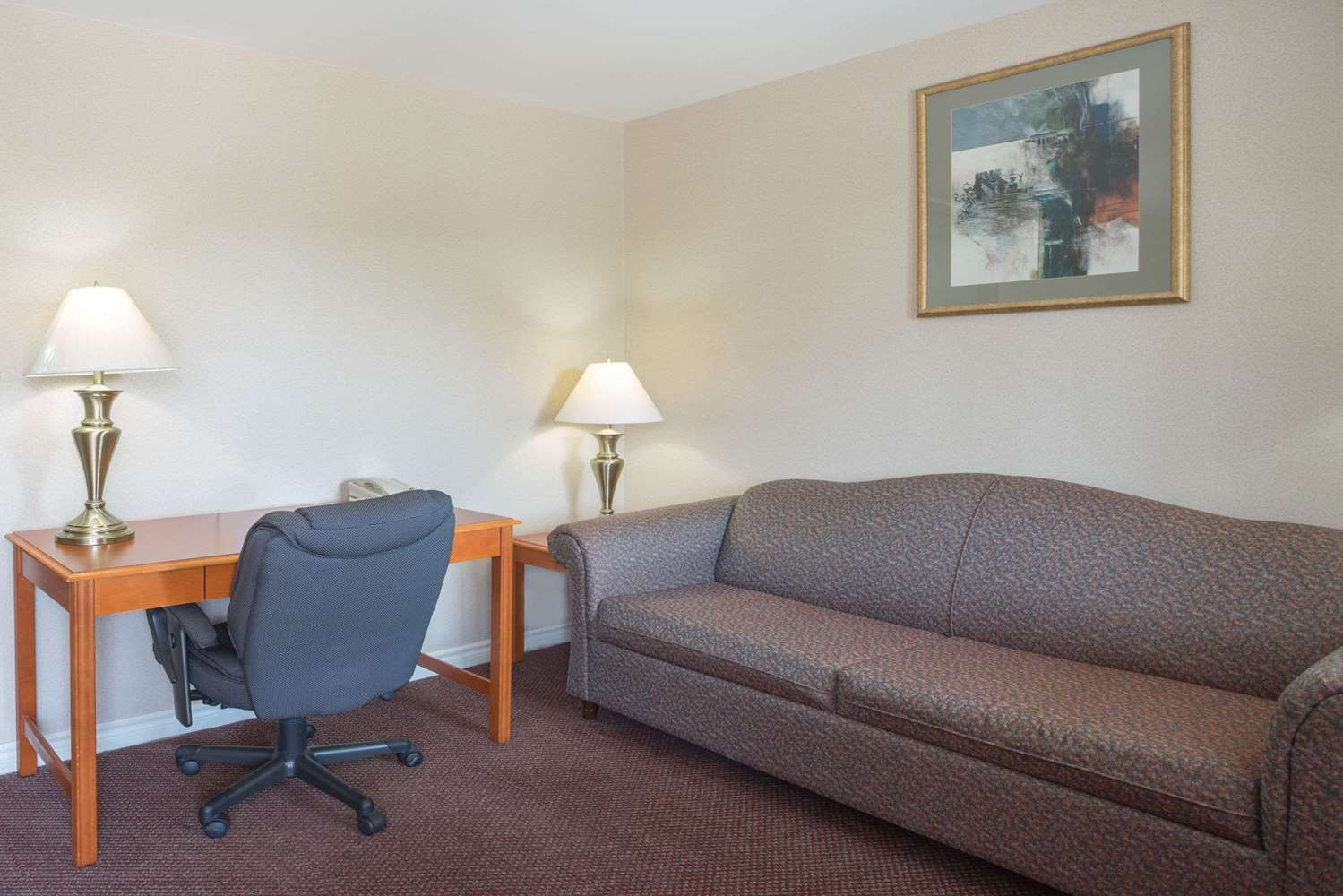Super 8 By Wyndham Kingston 8/11