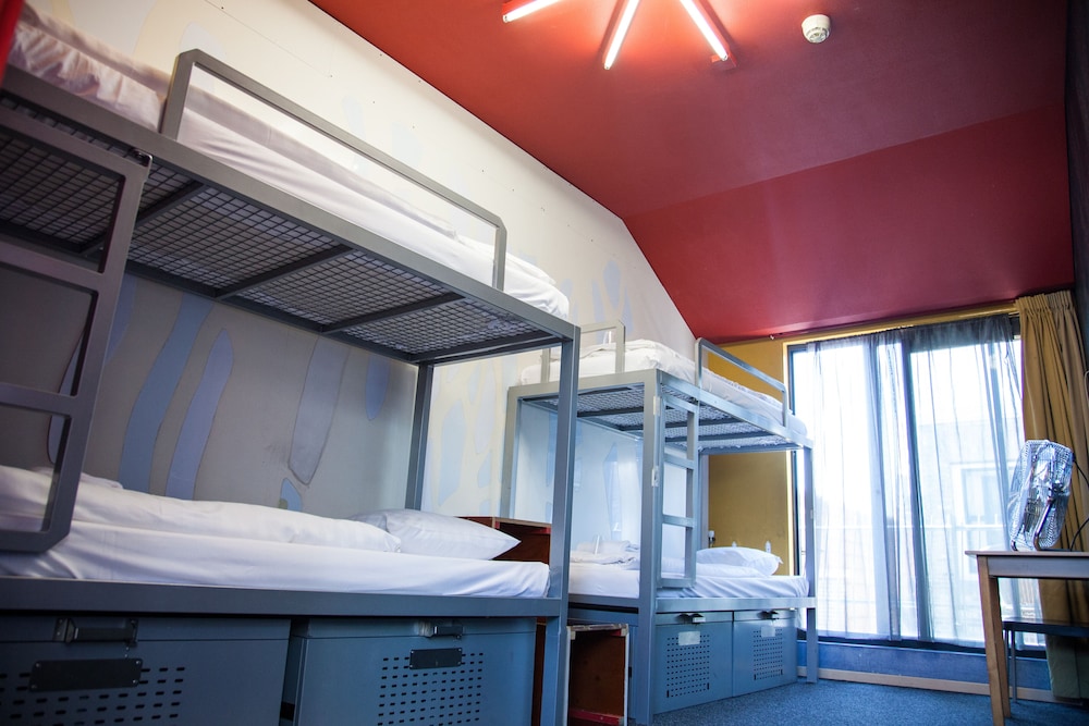 ROOM, QUADRUPLE, PRIVATE BATHROOM