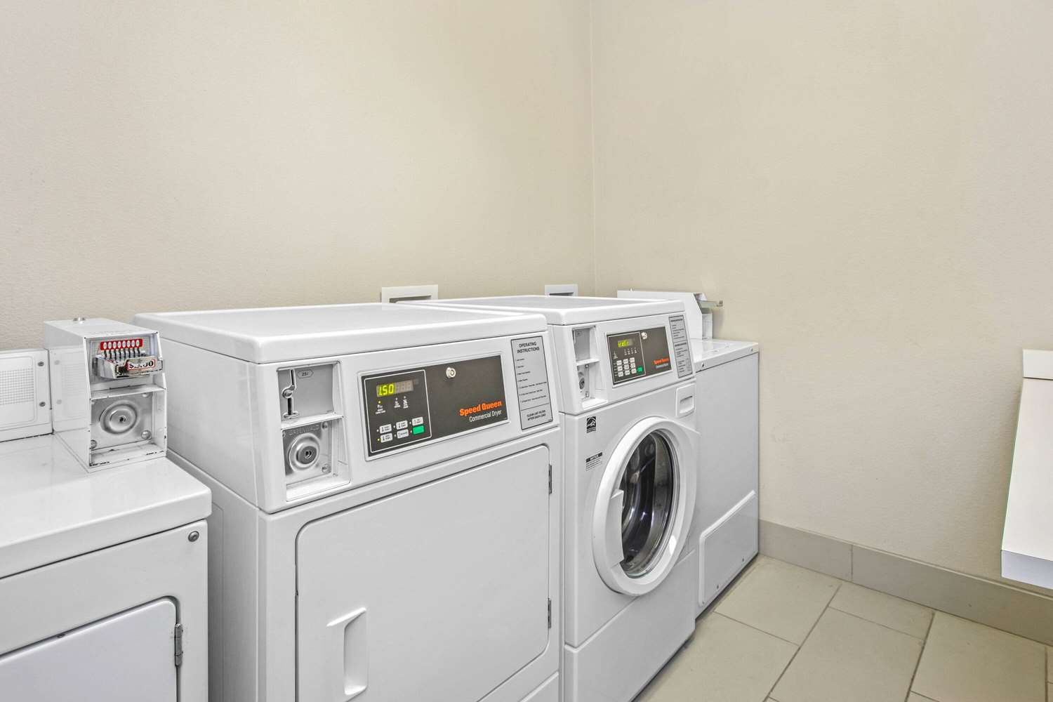 La Quinta Inn & Suites by Wyndham Corpus Christi - Portland 24/43