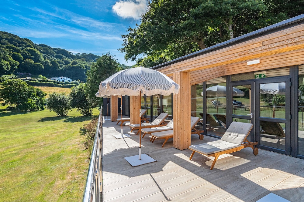 Harbour Beach Club, Hotel & Spa 25/50