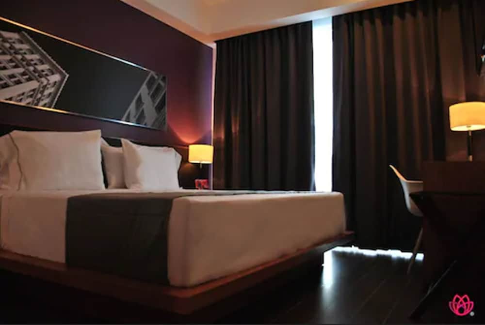 Hotel Y Tu 13/28