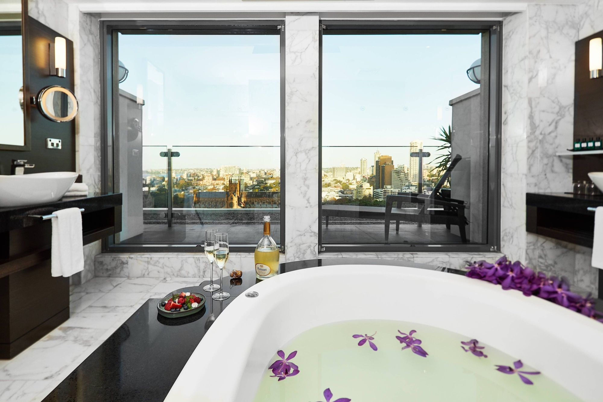 جناح كلوب بسرير مزدوج بشرفة بغرفة نوم واحدة، Sheraton Grand Sydney Hyde Park Ex Sheraton On the Park 9/9