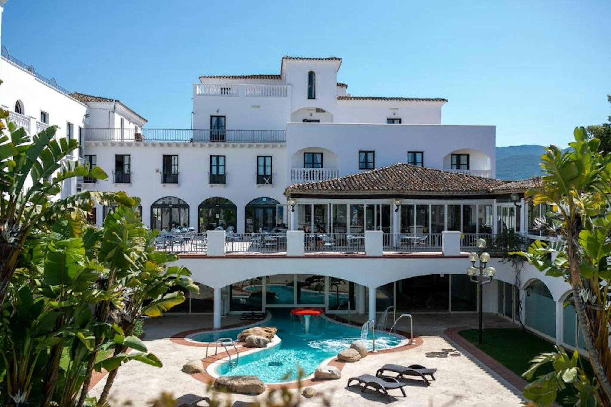 Phi Hotel Sighientu 1/18