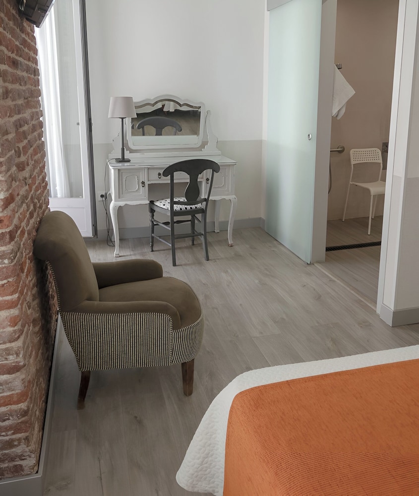 Hostal San Lorenzo 33/50