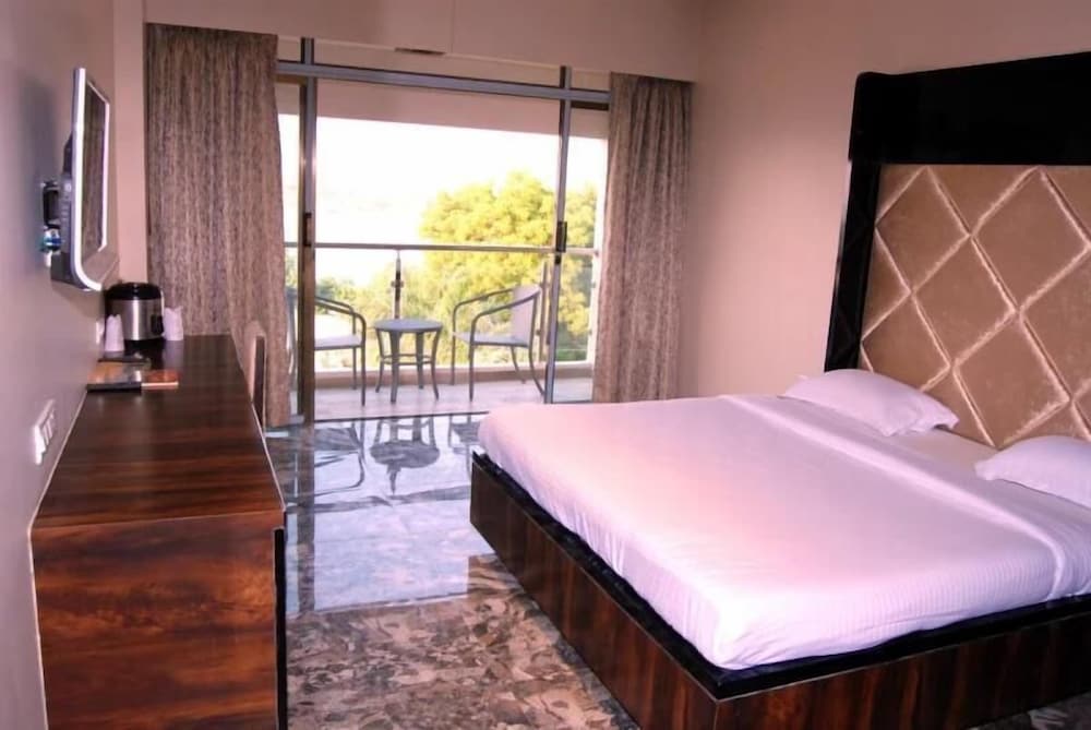Super, Executive, Family, Double Bed, Sea View, Balcony
