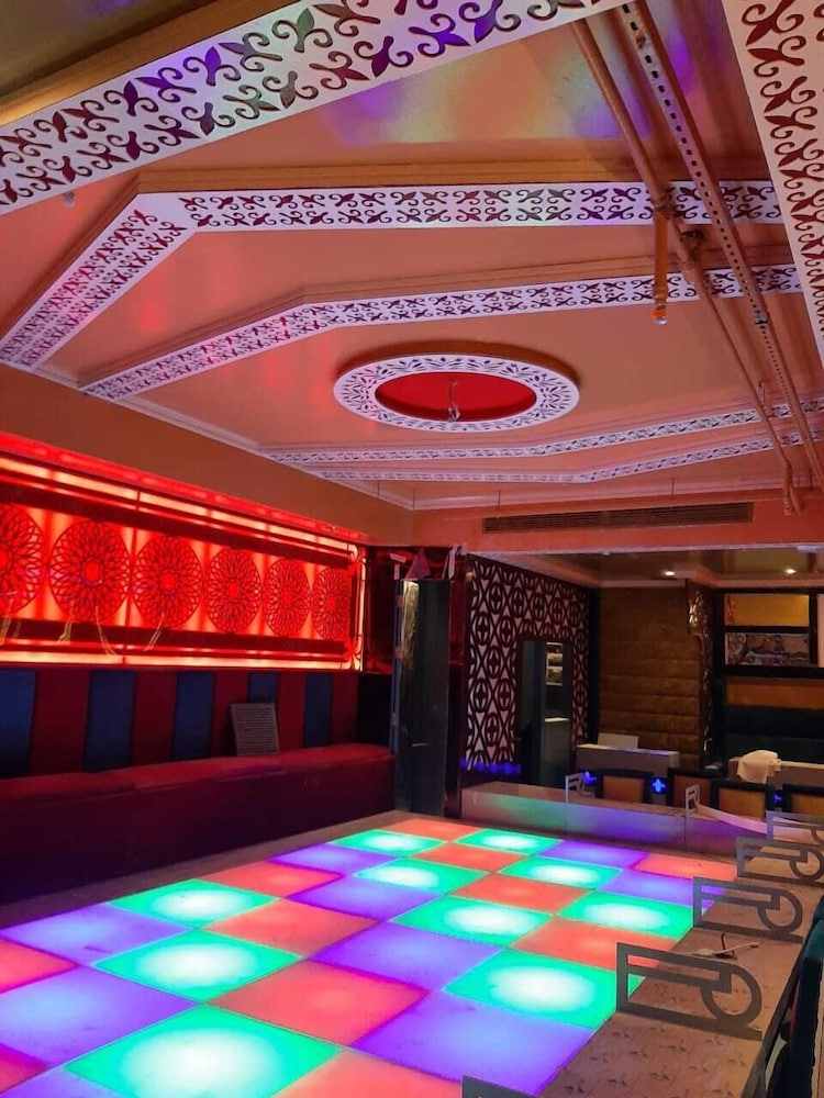 Camphor Hotel 27/31