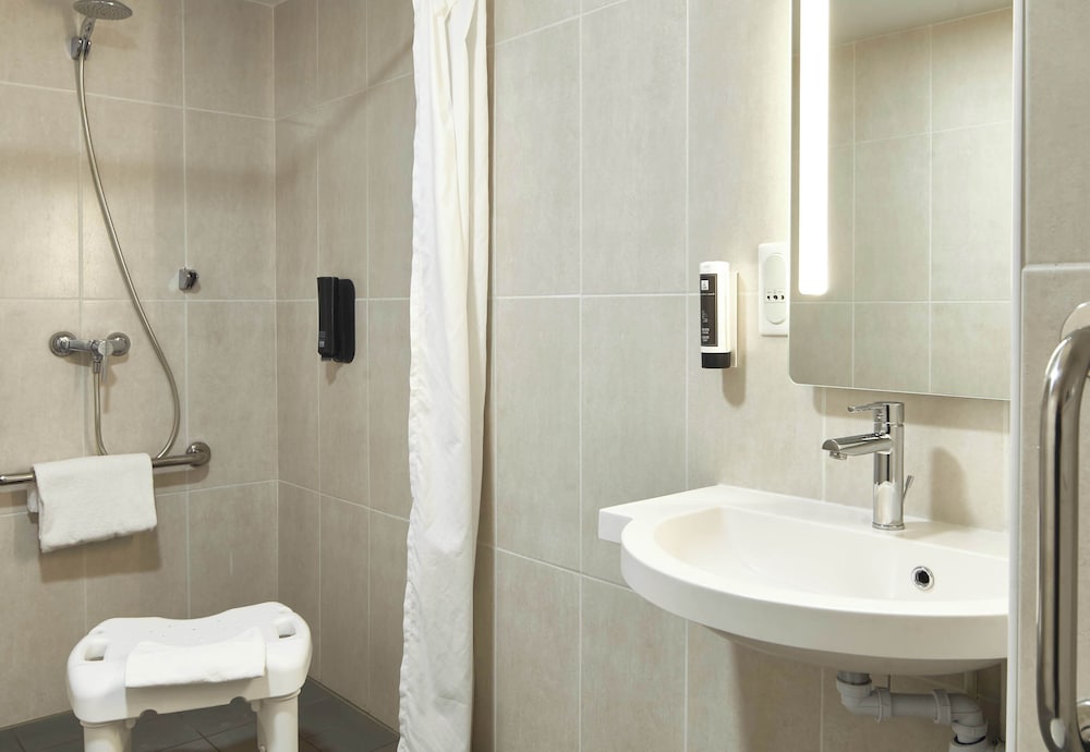 B&B HOTEL Paris Igny Palaiseau 42/43