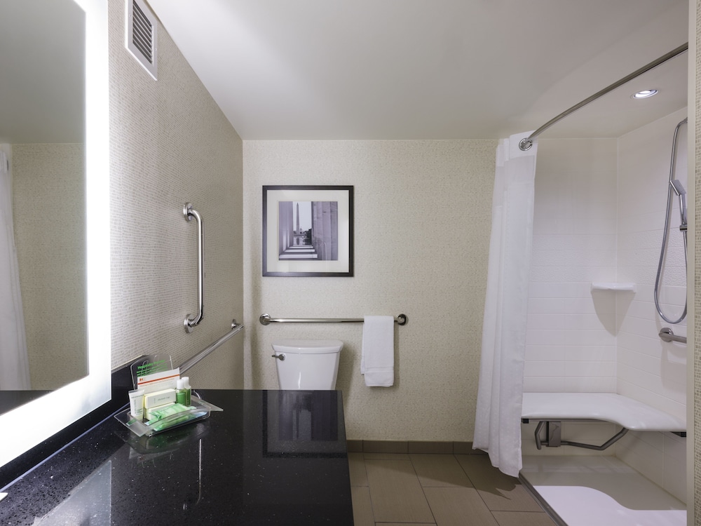 Holiday Inn Washington Capitol - Natl Mall, an IHG Hotel 24/77