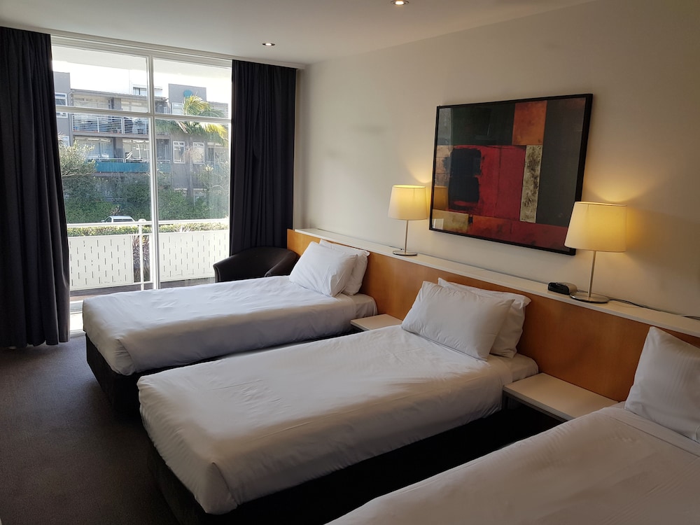 The Parkmore Hotel 11/45