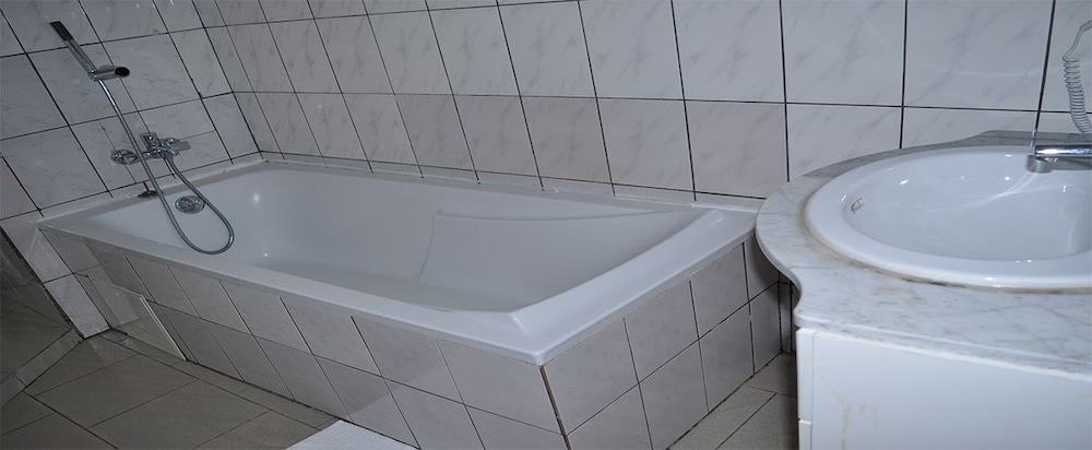 Le Best Hotel 30/33