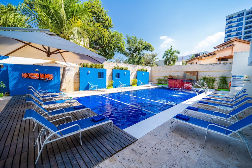 Santorini Hotel And Resort 85/87