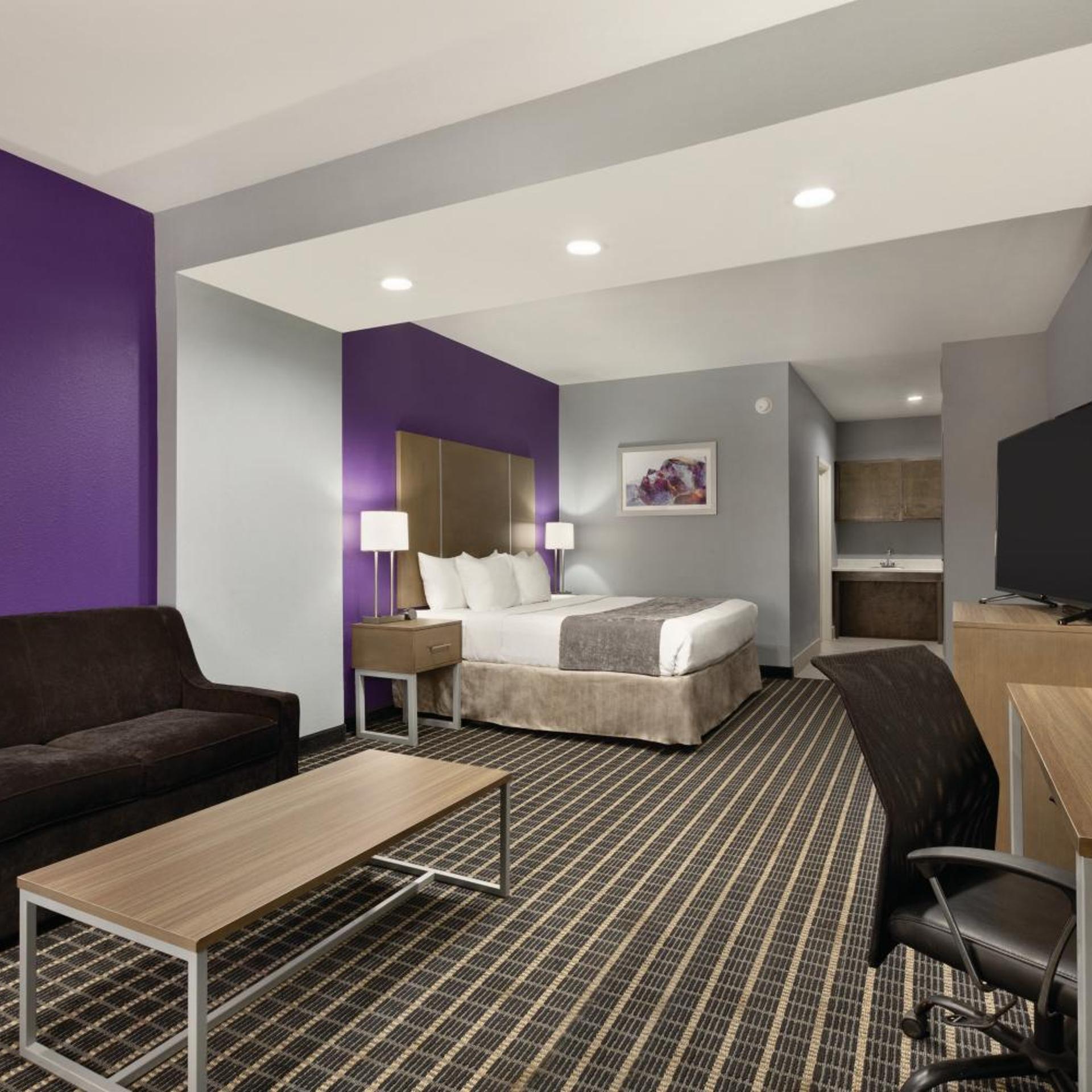 ROOM, KING BED, ACCESSIBLE