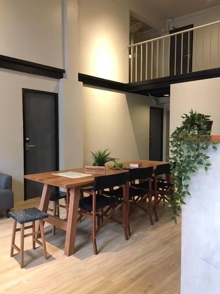 MONOMER HOSTEL BANGKOK 33/50