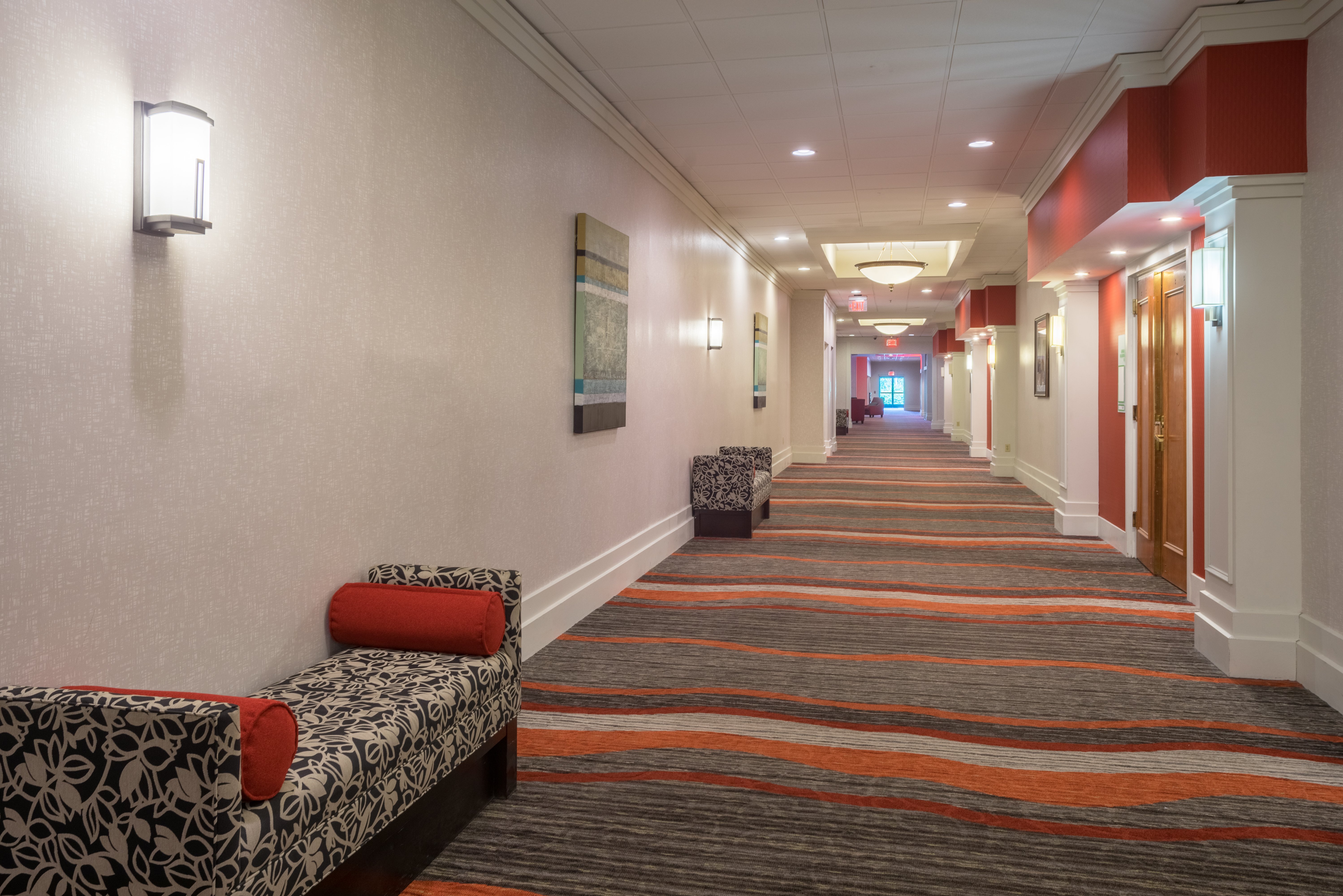 Holiday Inn Harrisburg - Hershey Area, I-81 by IHG 56/76