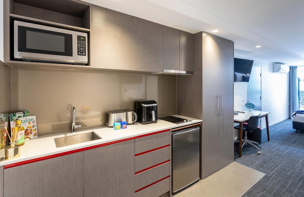 2 Bedrooms, Connecting, King and Queen Bed, Accessible