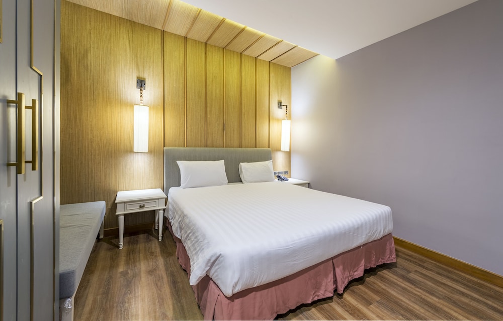 Royal Rattanakosin Hotel 31/63