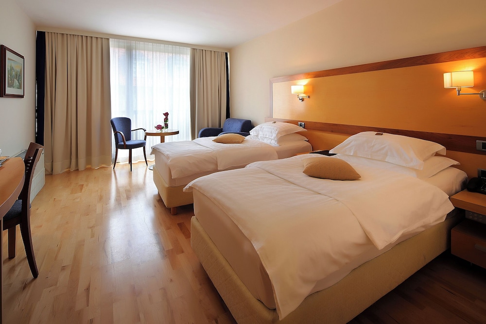 Hotel Lovec 12/47