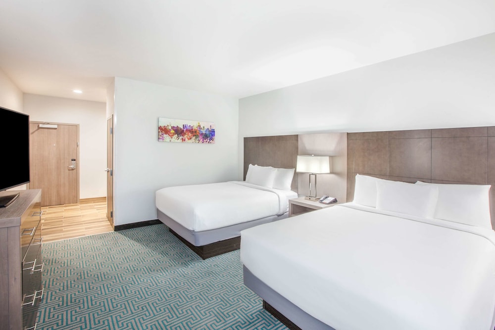 La Quinta Inn And Suites By Wyndham Dallas Duncanville 8/53