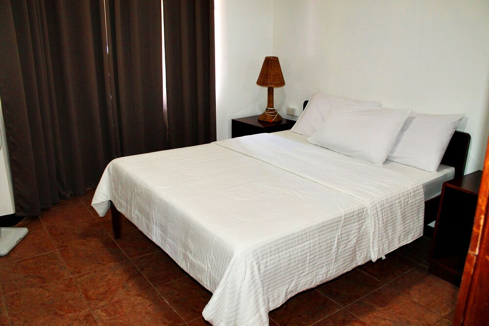 Steps Garden Resort 24/71