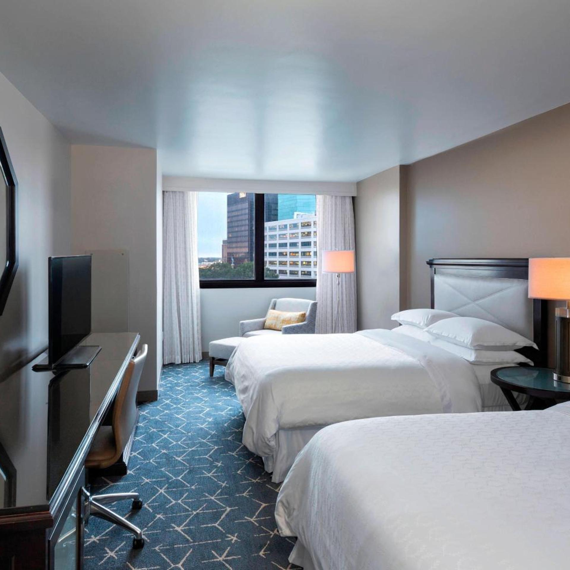 Guest Room, 2 Queen Beds, City View