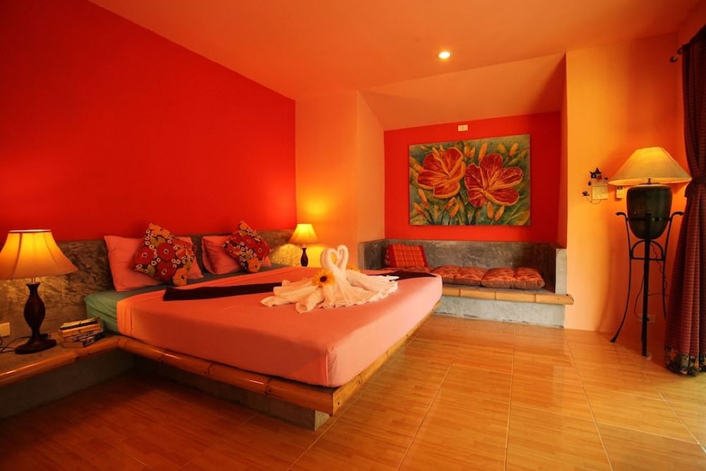 DELUXE, DOUBLE BED
