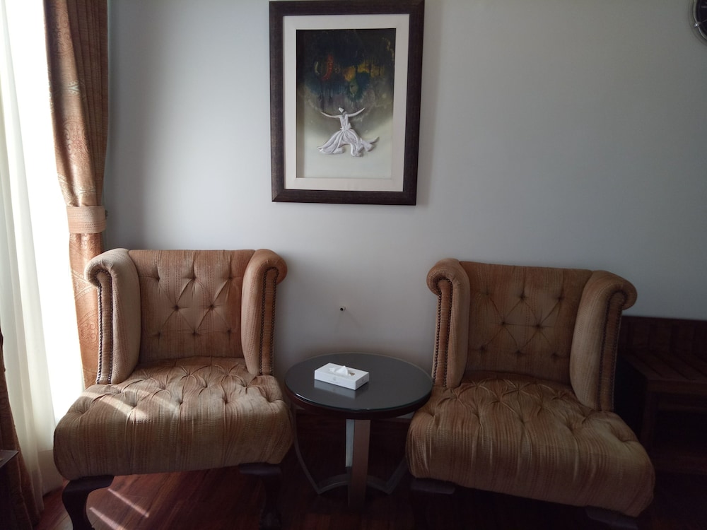 S Chalet Islamabad 37/60