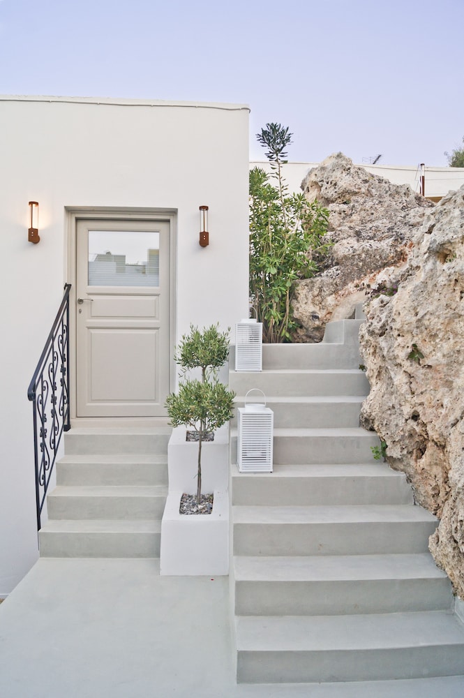 Lindos Comfy Suites 9/58