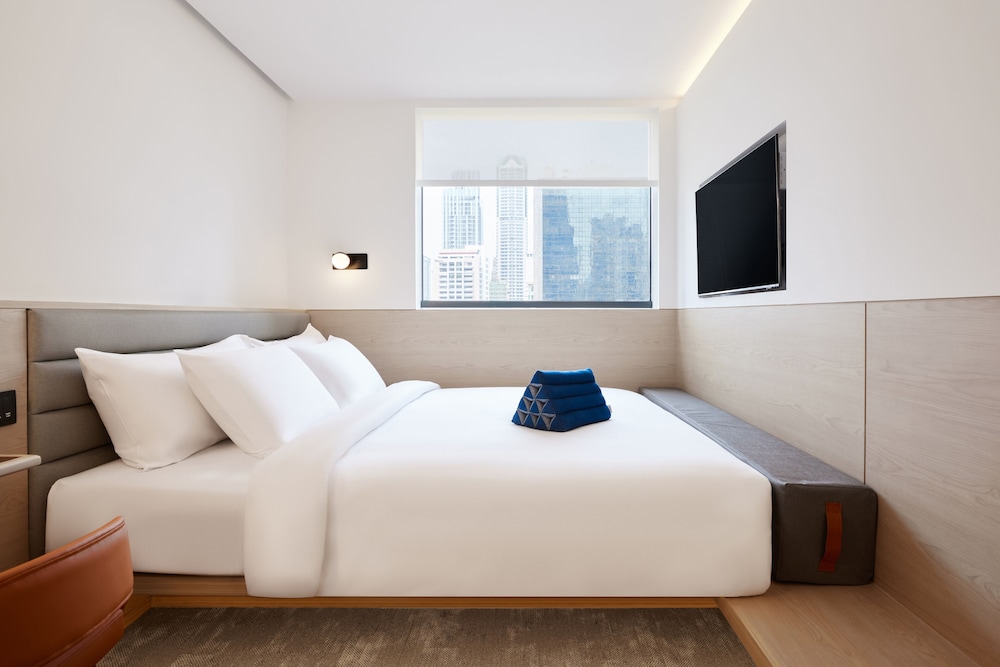 COZY, KING BED, CITY VIEW