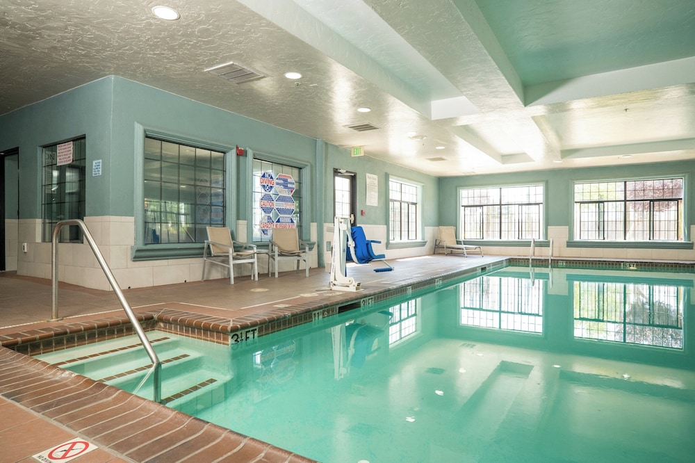 swimming pool spa