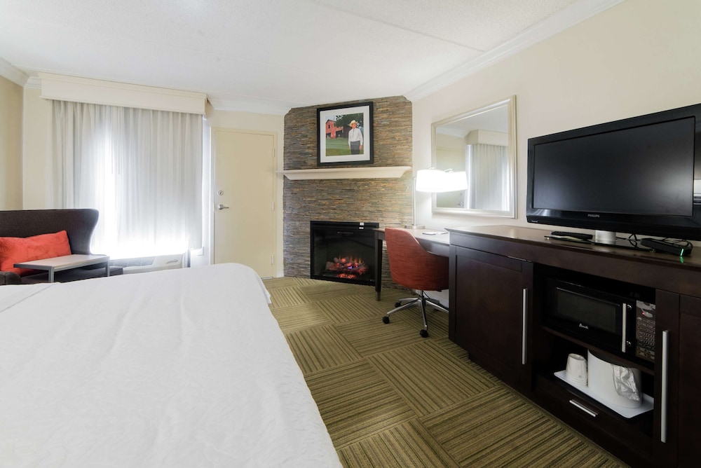 Hampton Inn Caryville-I-75/Cove Lake-State Park 26/84