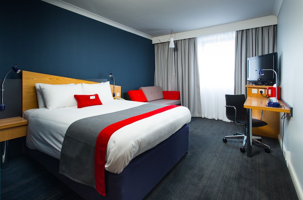 Holiday Inn Express Lichfield 6/38