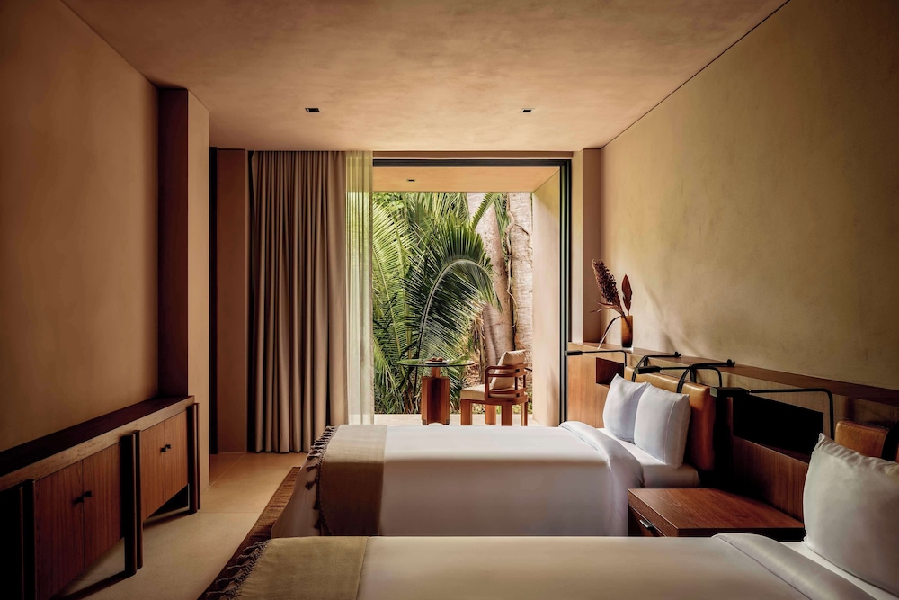 Private, 8 Bedrooms, Villa, Twin Beds, 4 King Beds, 4 Queen Beds