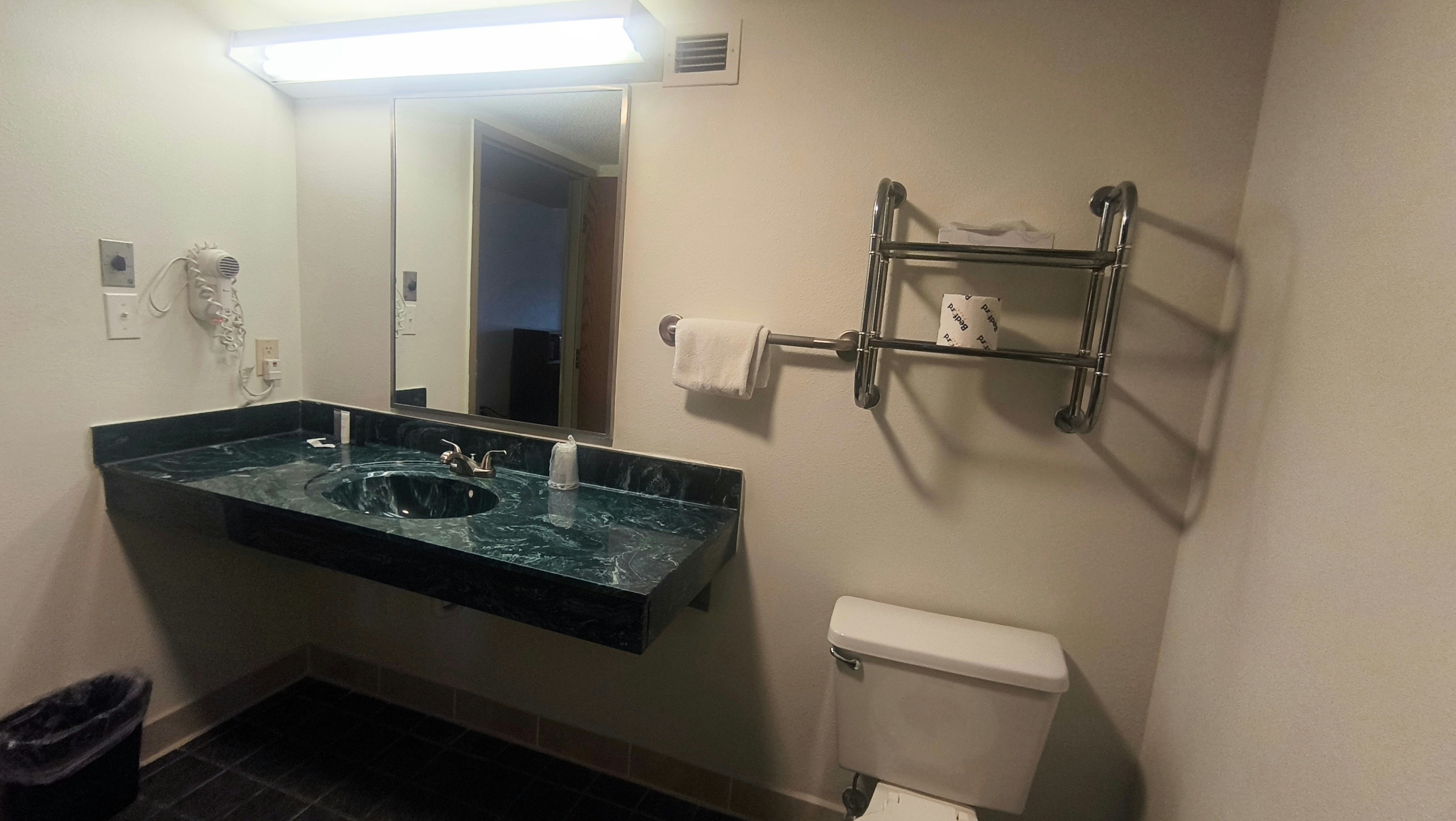 Econo Lodge Rockville 42/75