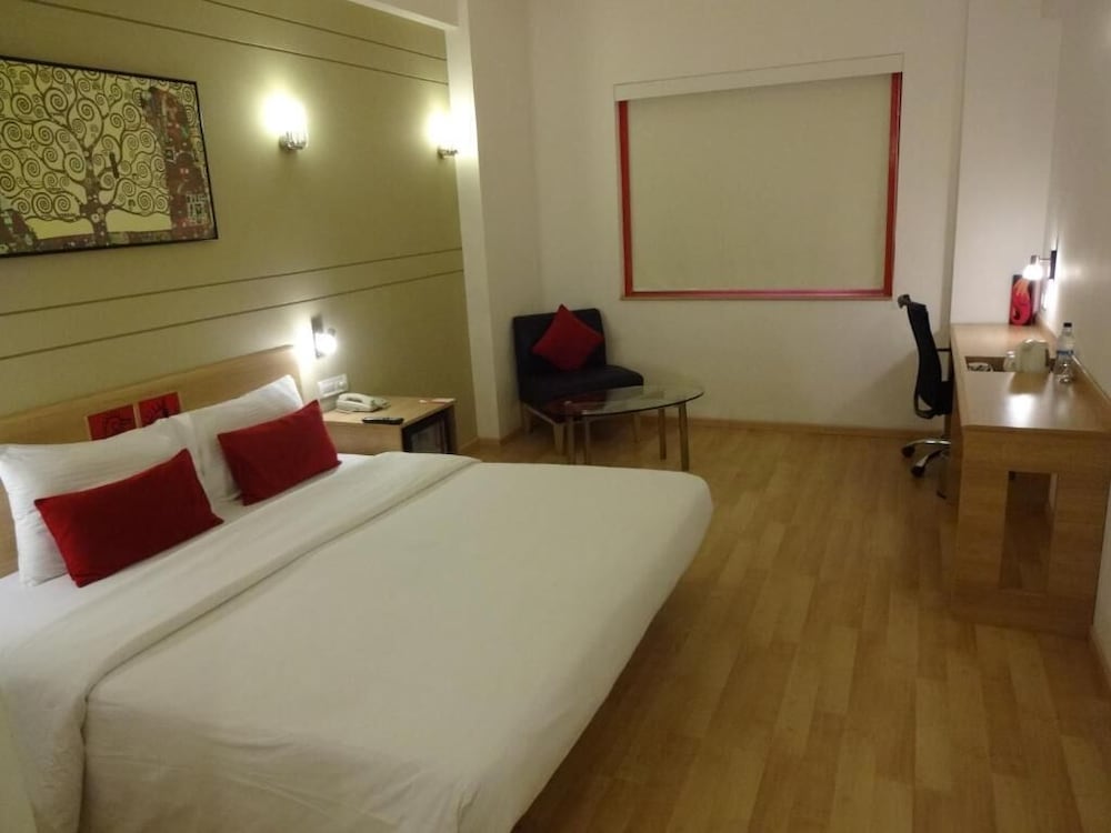Red Fox Hotel Hitec City 5/33