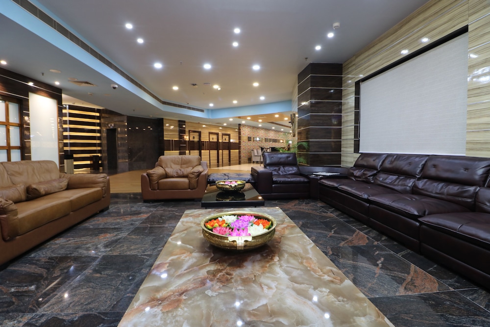 Aristocrat Hotel 24/40