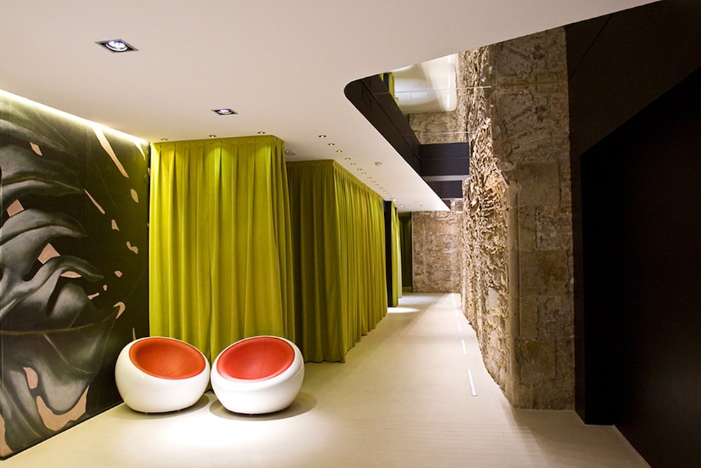 BARCELONA HOUSE 7/48
