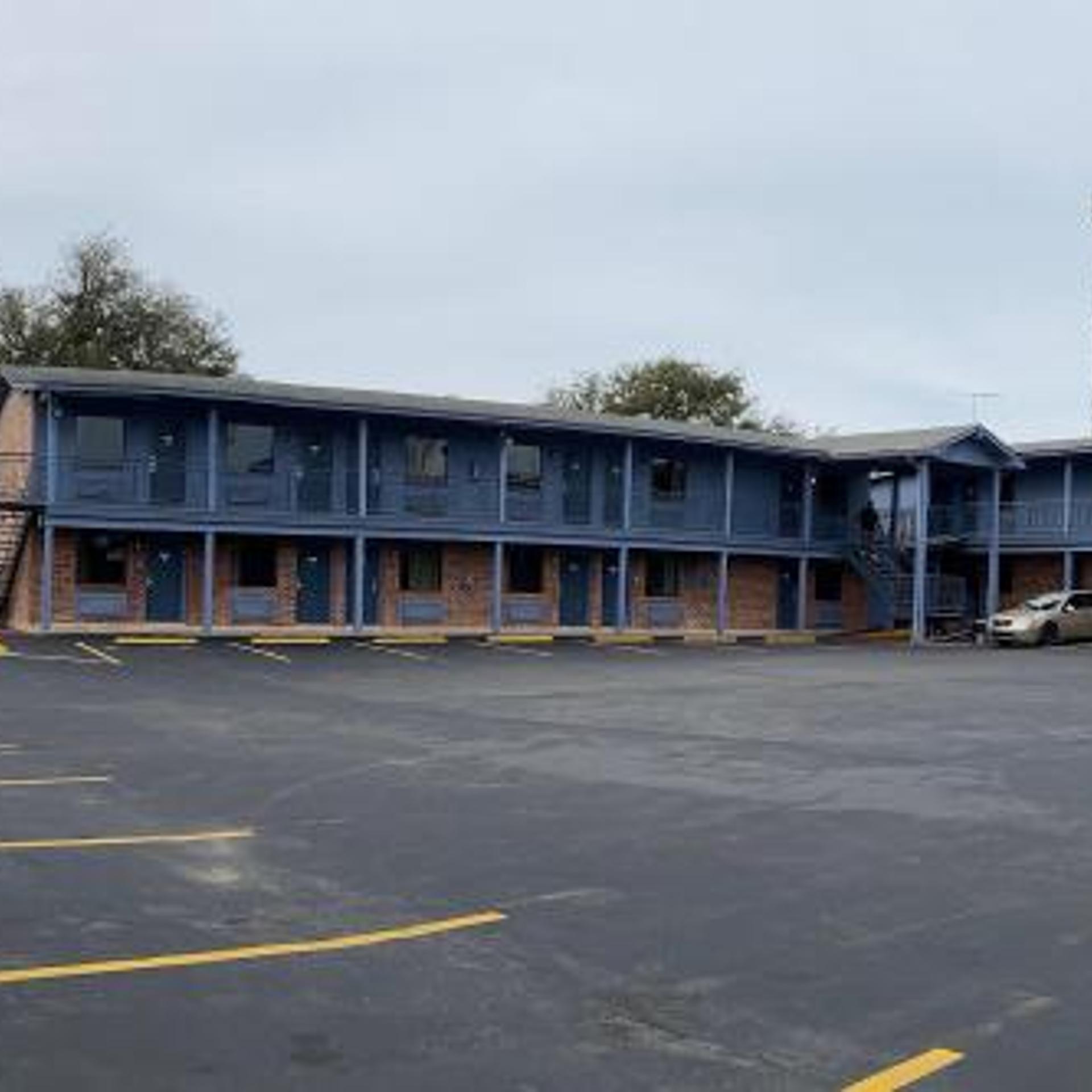 The Country Corner Inn 1/14