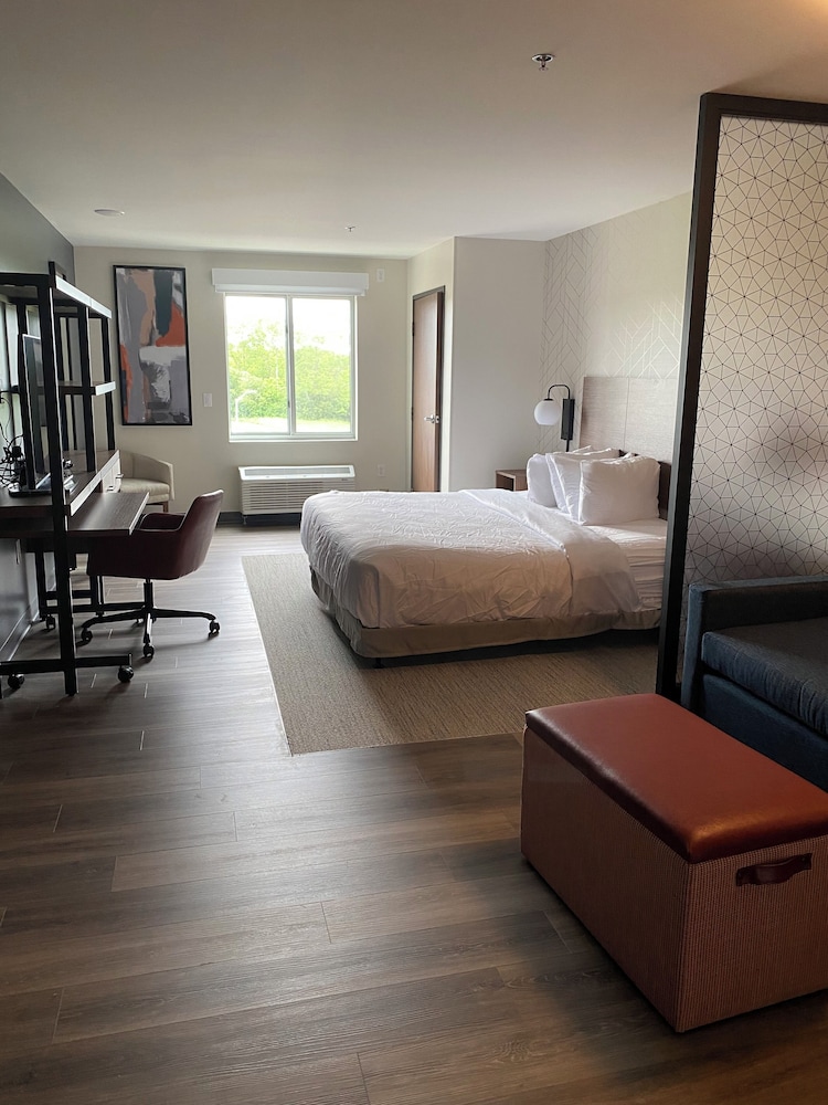 Everhome Suites Lexington - Horse Park 16/36