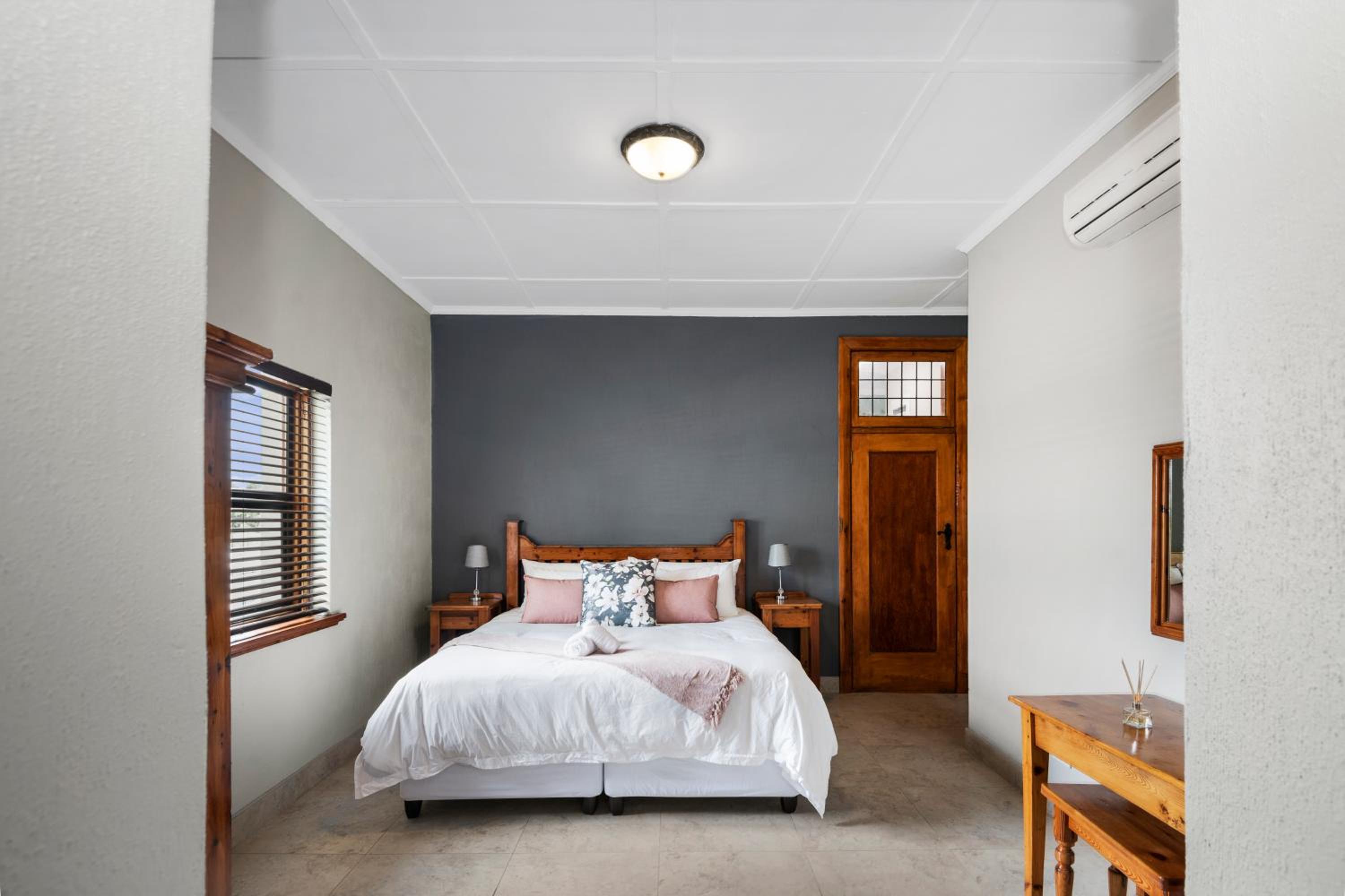 De Akker Guesthouse 8/24