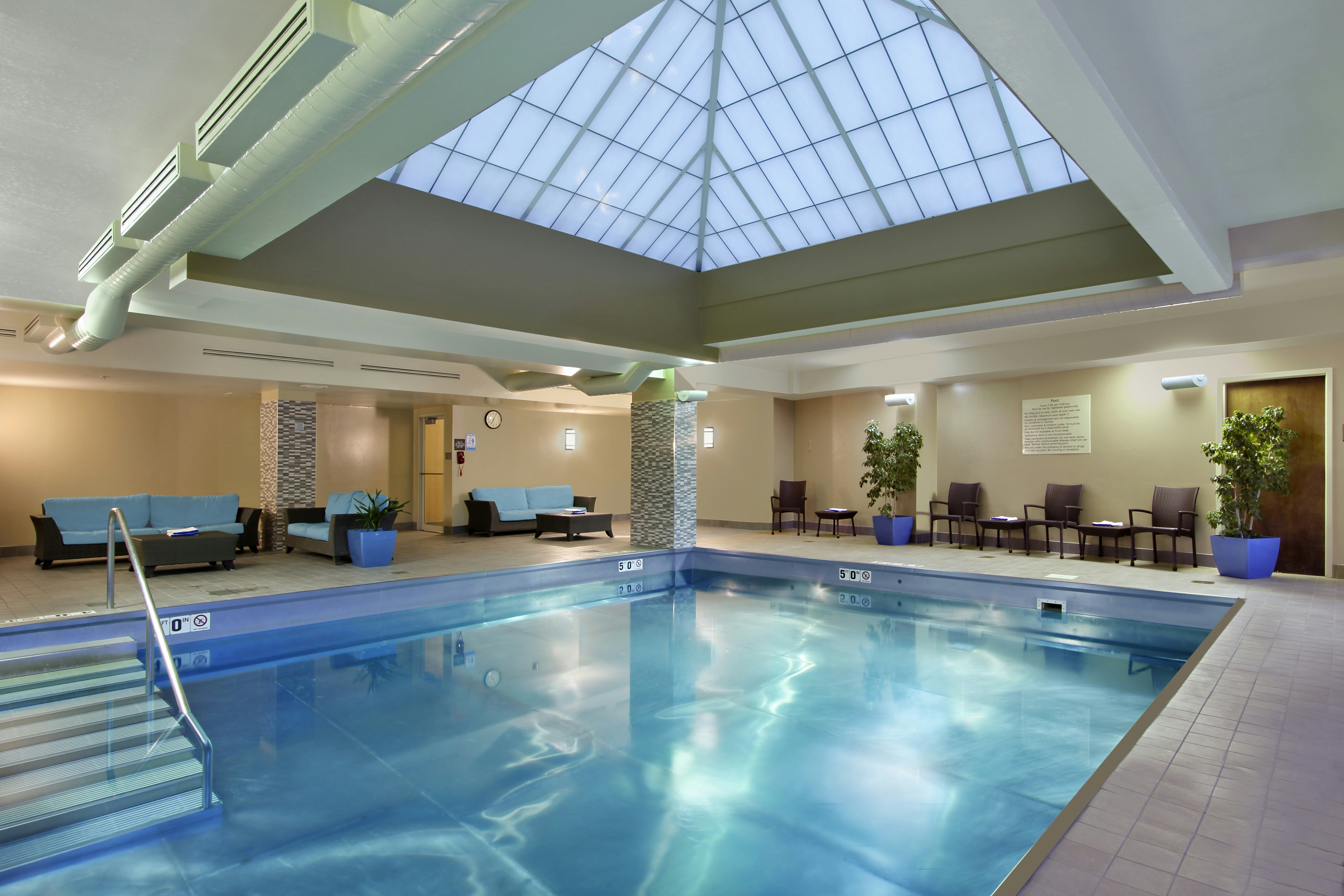 Hampton Inn Suites Columbus Downtown 28/59